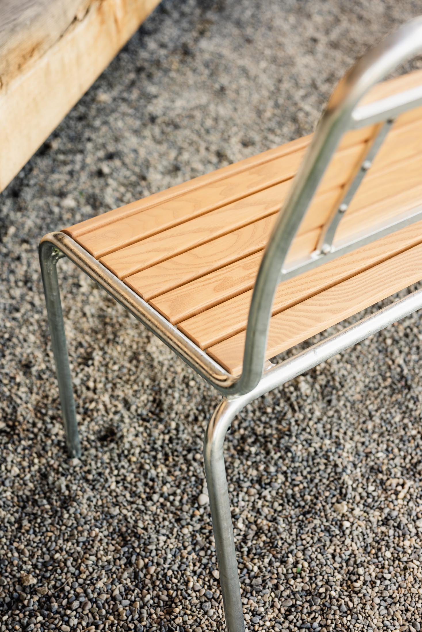Rigi Holzlatten-3er-Gartenbank ohne Armlehne in Natur geölt präsentiert im Onlineshop von KAQTU Design AG. Gartenbank ist von Schaffner