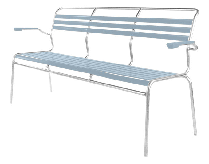 Säntis Lättli-3er Gartenbank mit Armlehne in Pastellblau präsentiert im Onlineshop von KAQTU Design AG. Gartenbank ist von Schaffner