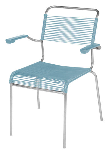 Säntis Spaghetti Stuhl mit Armlehne: Elegantes Design trifft auf Funktionalität. Ideal für deinen Garten, wetterfest und vielseitig kombinierbar.