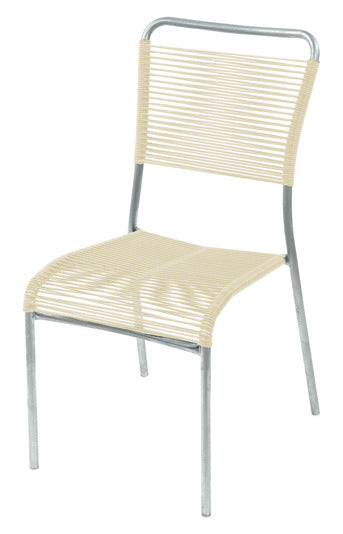 Entdecken Sie den Spaghettistuhl Mendrisio von Schaffner – ein eleganter, wetterfester Stuhl, der durch seine Stapelbarkeit und Langlebigkeit besticht.