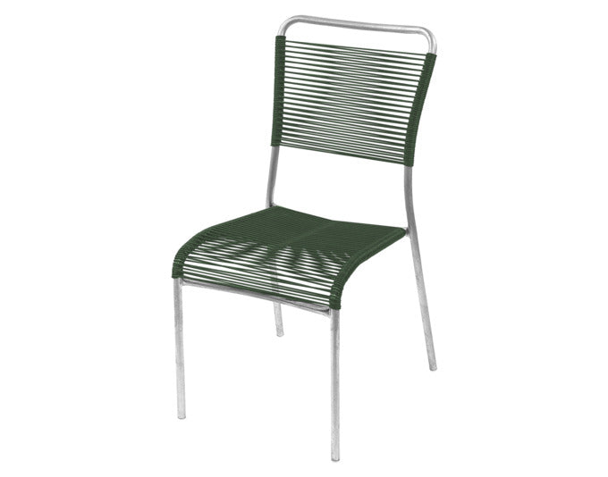 Entdecken Sie den Spaghettistuhl Mendrisio von Schaffner – ein eleganter, wetterfester Stuhl, der durch seine Stapelbarkeit und Langlebigkeit besticht.