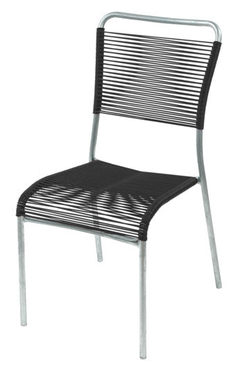 Entdecken Sie den Spaghettistuhl Mendrisio von Schaffner – ein eleganter, wetterfester Stuhl, der durch seine Stapelbarkeit und Langlebigkeit besticht.