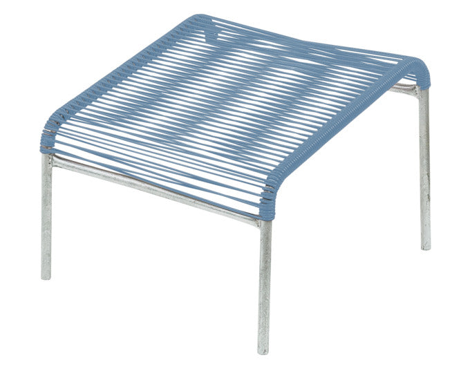 Säntis Spaghetti-Fusshocker von Schaffner: Robuster, wetterfester Outdoor-Hocker mit stilvoller Spaghetti-Wicklung, langlebigen Materialien und nachhaltigem OceanYarn®.
