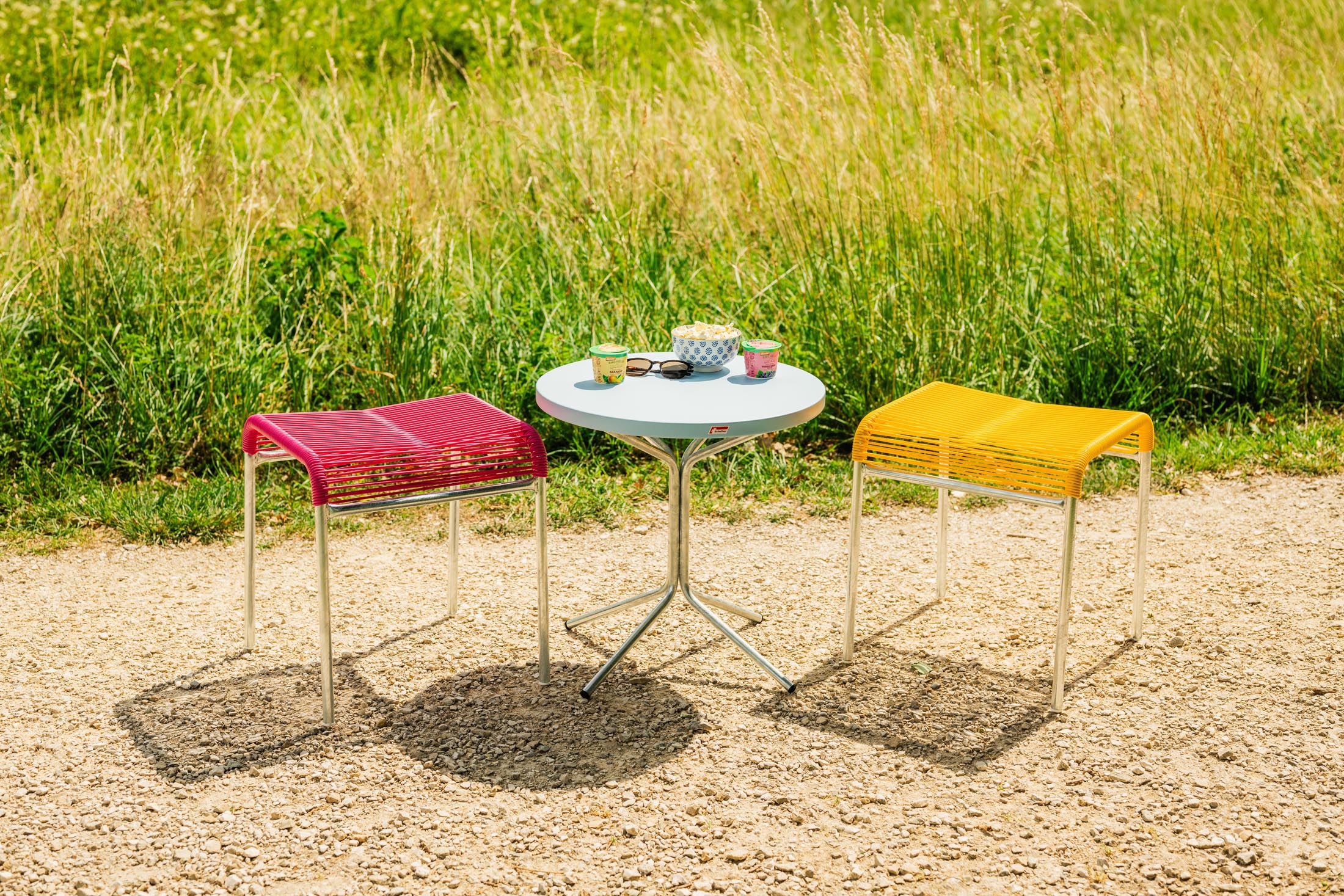 Säntis Spaghetti-1er-Hocker in Weiss präsentiert im Onlineshop von KAQTU Design AG. Hocker Outdoor ist von Schaffner