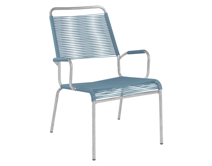Rigi Spaghetti-Salonsessel mit Armlehne in Pastellblau präsentiert im Onlineshop von KAQTU Design AG. Gartenstuhl mit Armlehnen ist von Schaffner