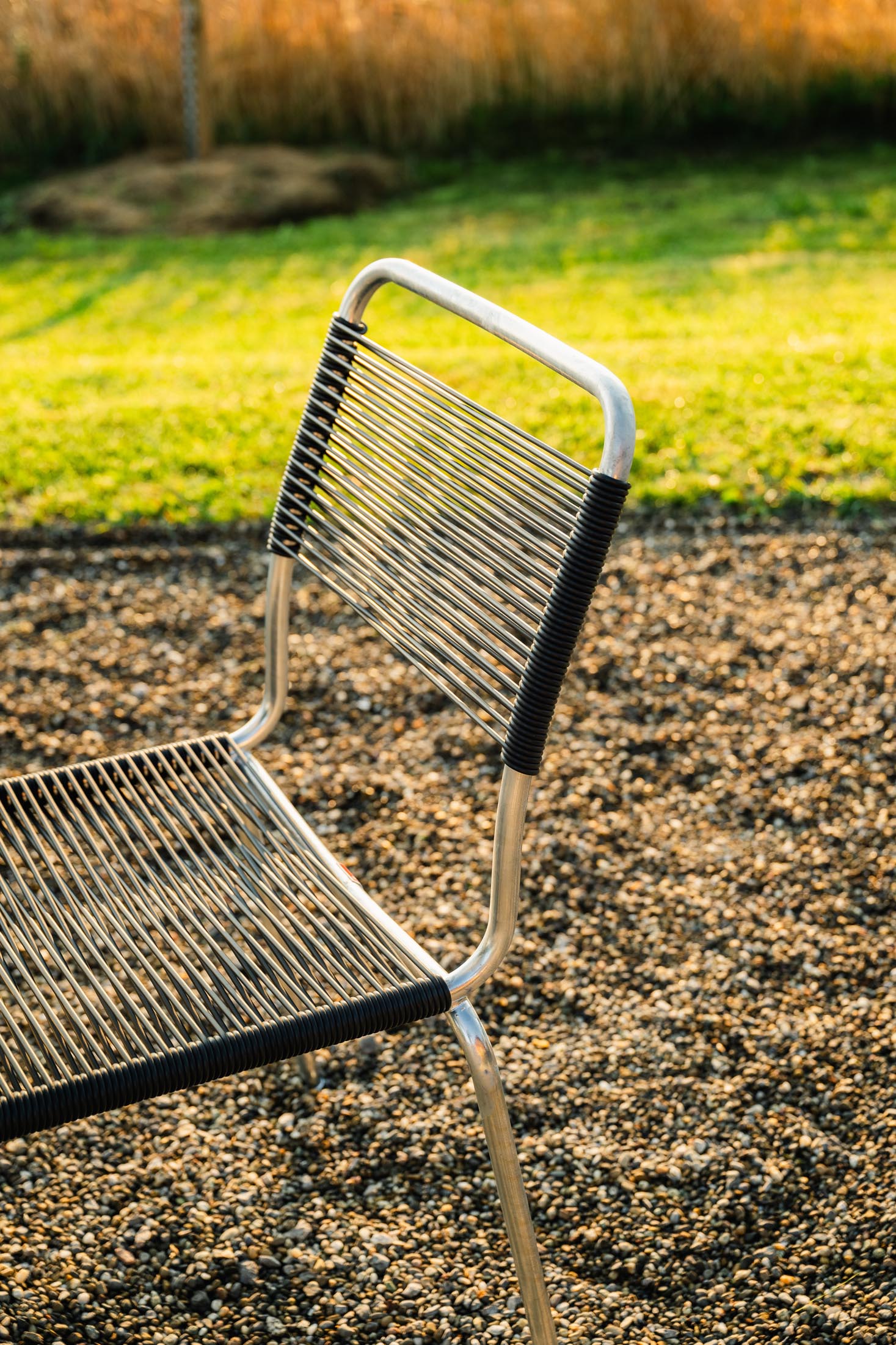 Schaffner Rigi Spaghetti-Gartenstuhl ohne Armlehne aus Schweizer Eschenholz, wetterfest, langlebig und stilvoll – perfekt für Ihren Garten oder Terrasse.