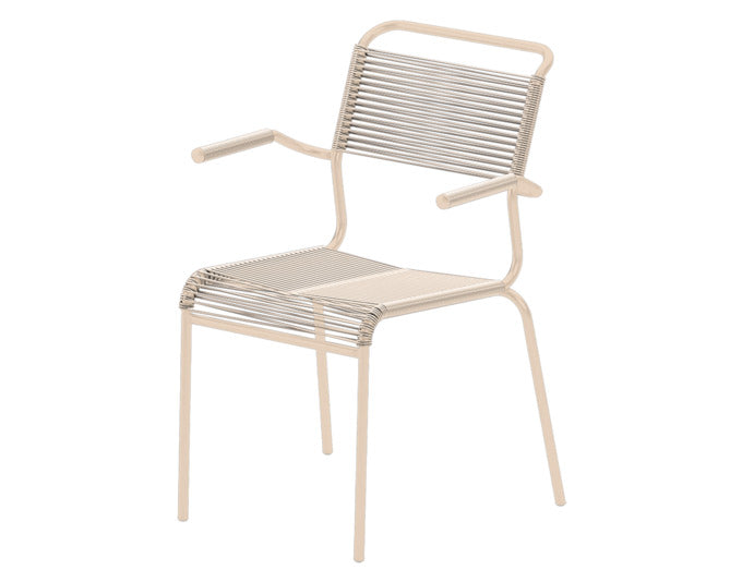 Säntis Spaghetti-Gartenstuhl mit Armlehne in Pastellsand präsentiert im Onlineshop von KAQTU Design AG. Gartenstuhl mit Armlehnen ist von Schaffner