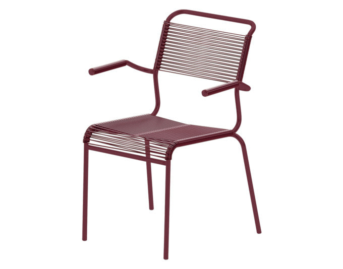 Säntis Spaghetti-Gartenstuhl mit Armlehne in Bordeaux präsentiert im Onlineshop von KAQTU Design AG. Gartenstuhl mit Armlehnen ist von Schaffner