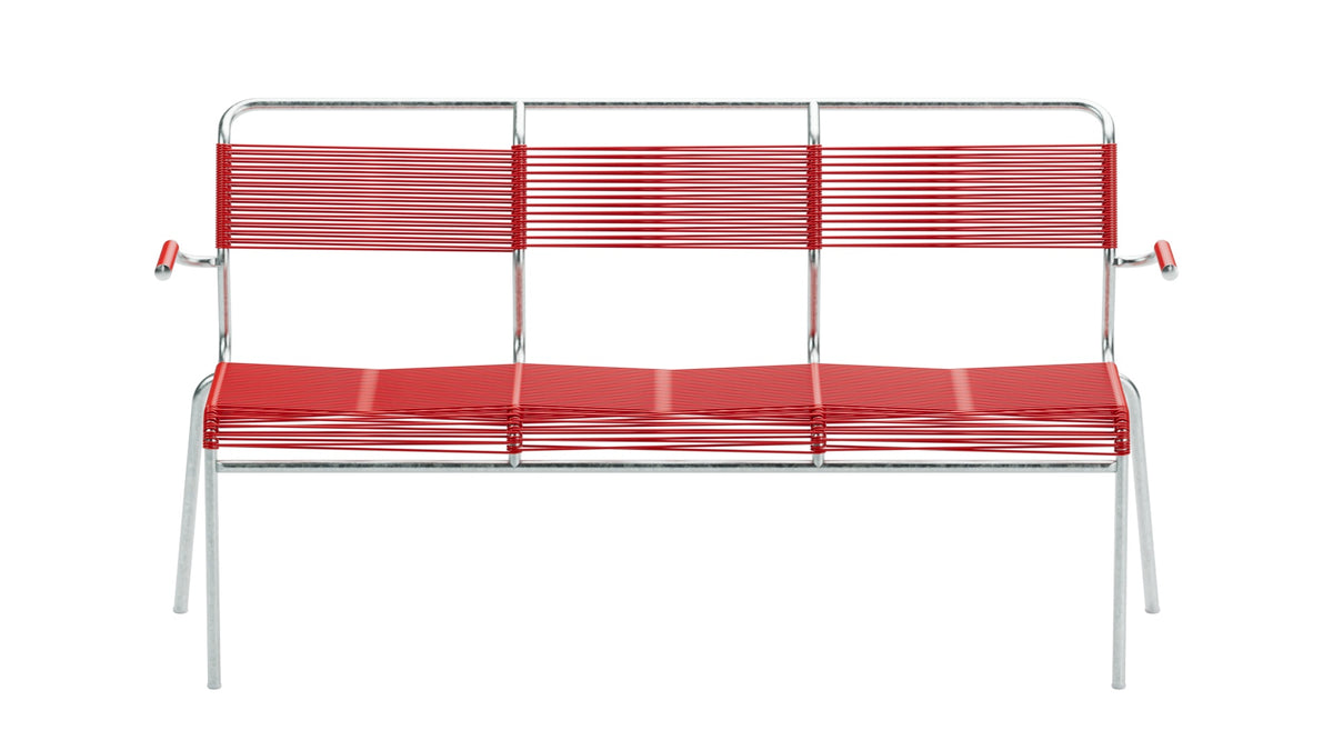 Säntis Spaghetti-3er-Gartenbank mit Armlehne in Rot präsentiert im Onlineshop von KAQTU Design AG. Gartenbank ist von Schaffner