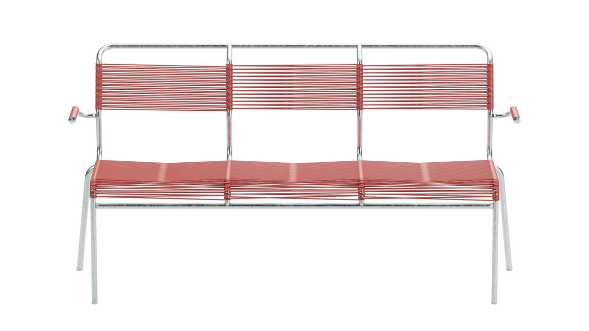 Säntis Spaghetti-3er-Gartenbank mit Armlehne in Ahornrot präsentiert im Onlineshop von KAQTU Design AG. Gartenbank ist von Schaffner