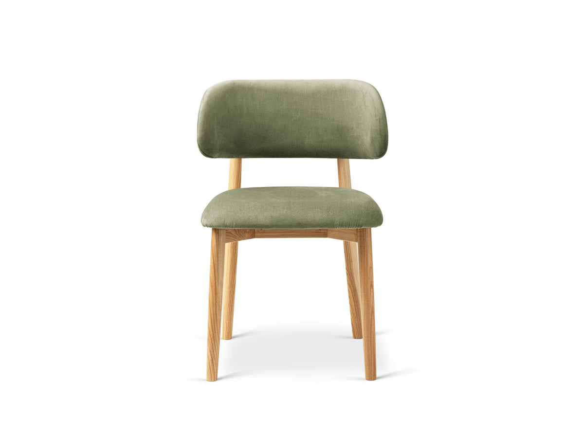 Zwei Samt-Stühle in Grün (Green-Magic Velvet) mit Buchenholzbeinen, gepolsterter Sitzfläche und Rückenlehne, Ansicht von vorne.