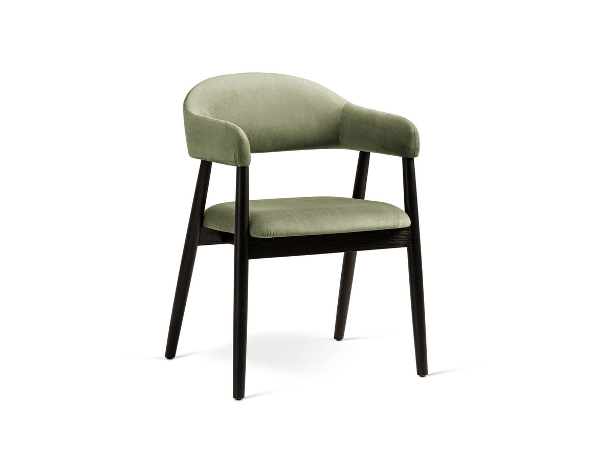 Zwei Samtstühle Adra von Cosmopolitan Design mit Buchenholzbeinen, gepolsterter Sitzfläche und Rückenlehne in Veloursstrick-Optik.