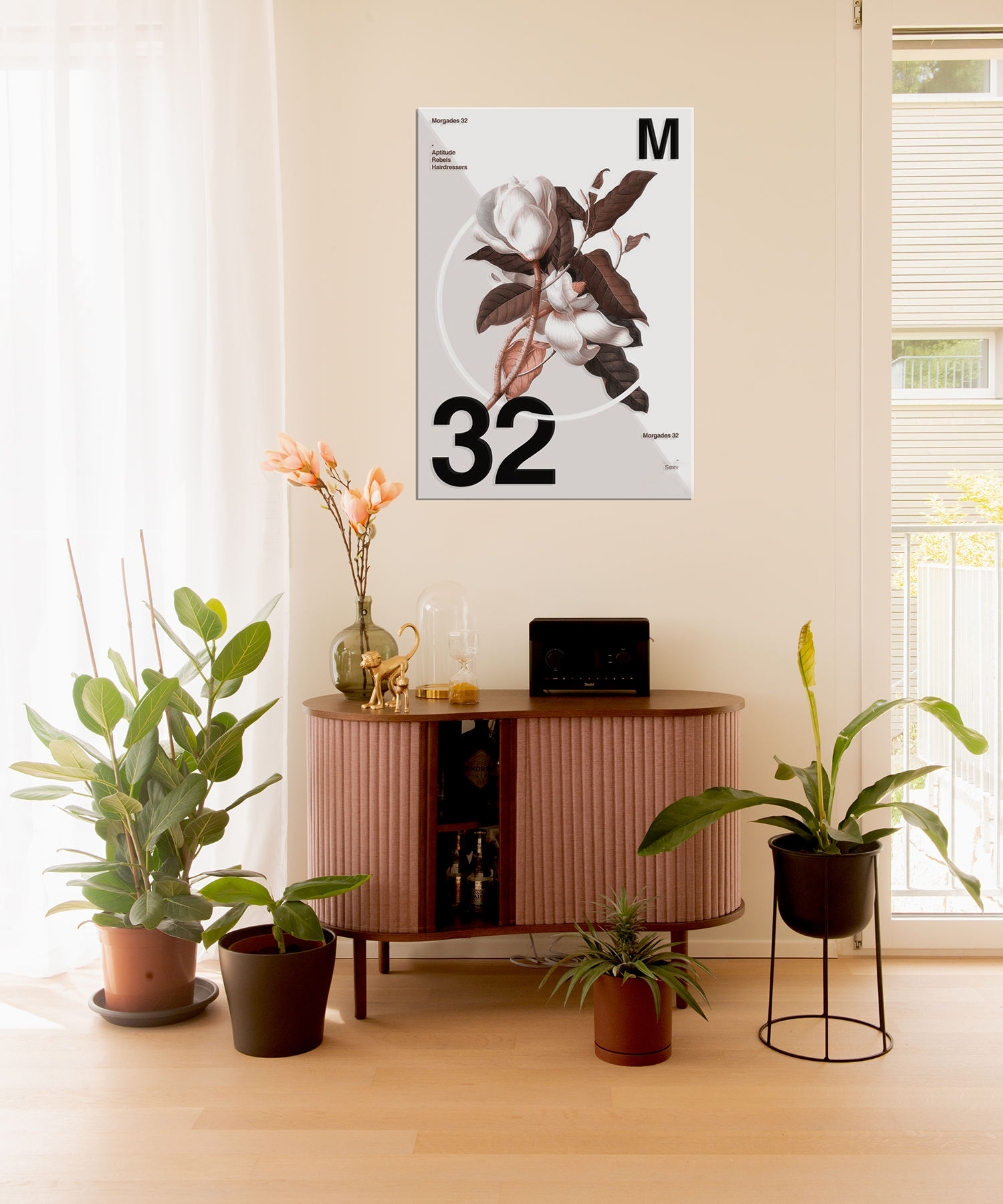 Sideboard von Umage und Pflanzen von KAQTU