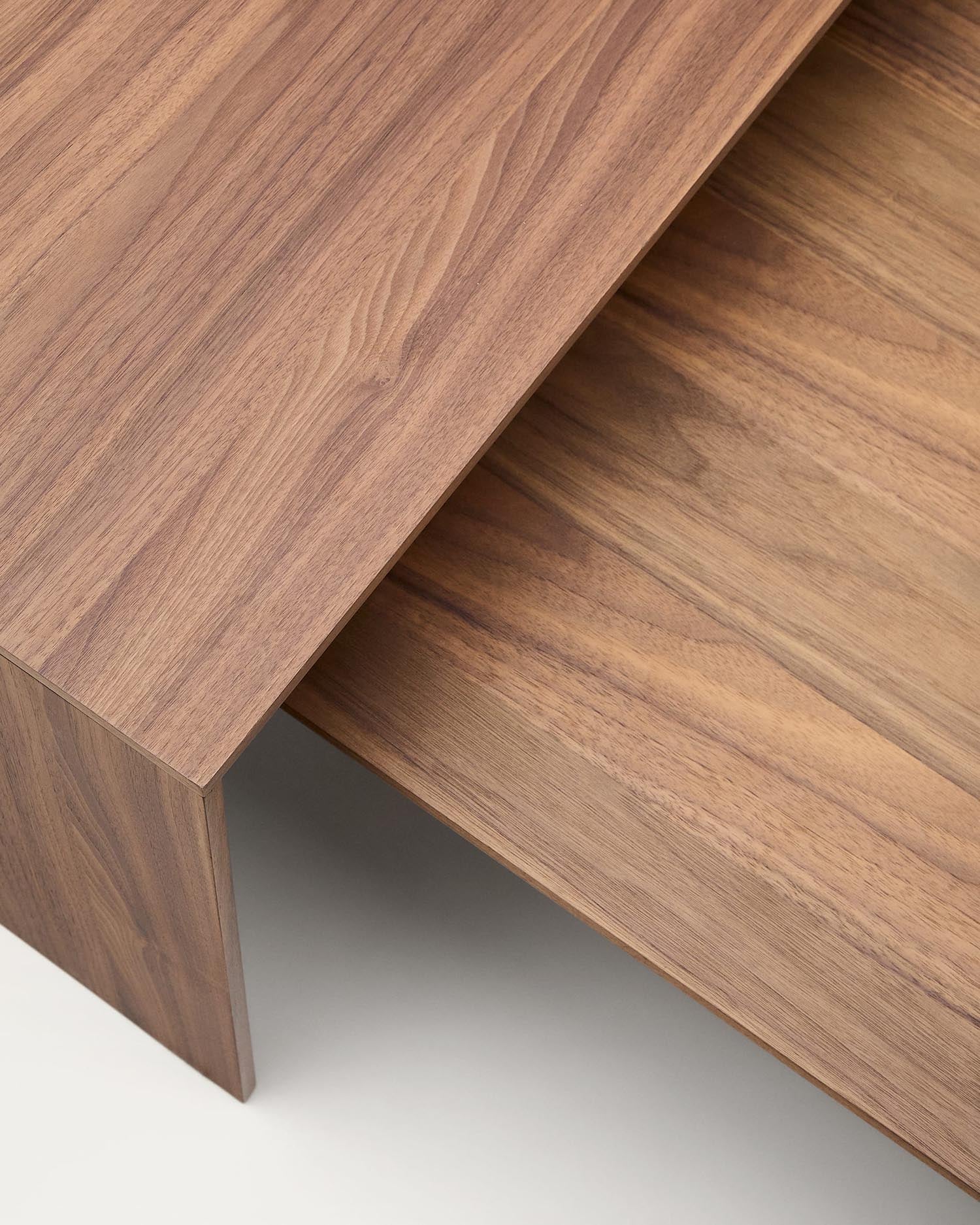 Moderner Couchtisch Litto aus edlem Walnussfurnier, 140 x 70 cm, von Kave Home – ideal für einladende und stilvolle Wohnambiente.