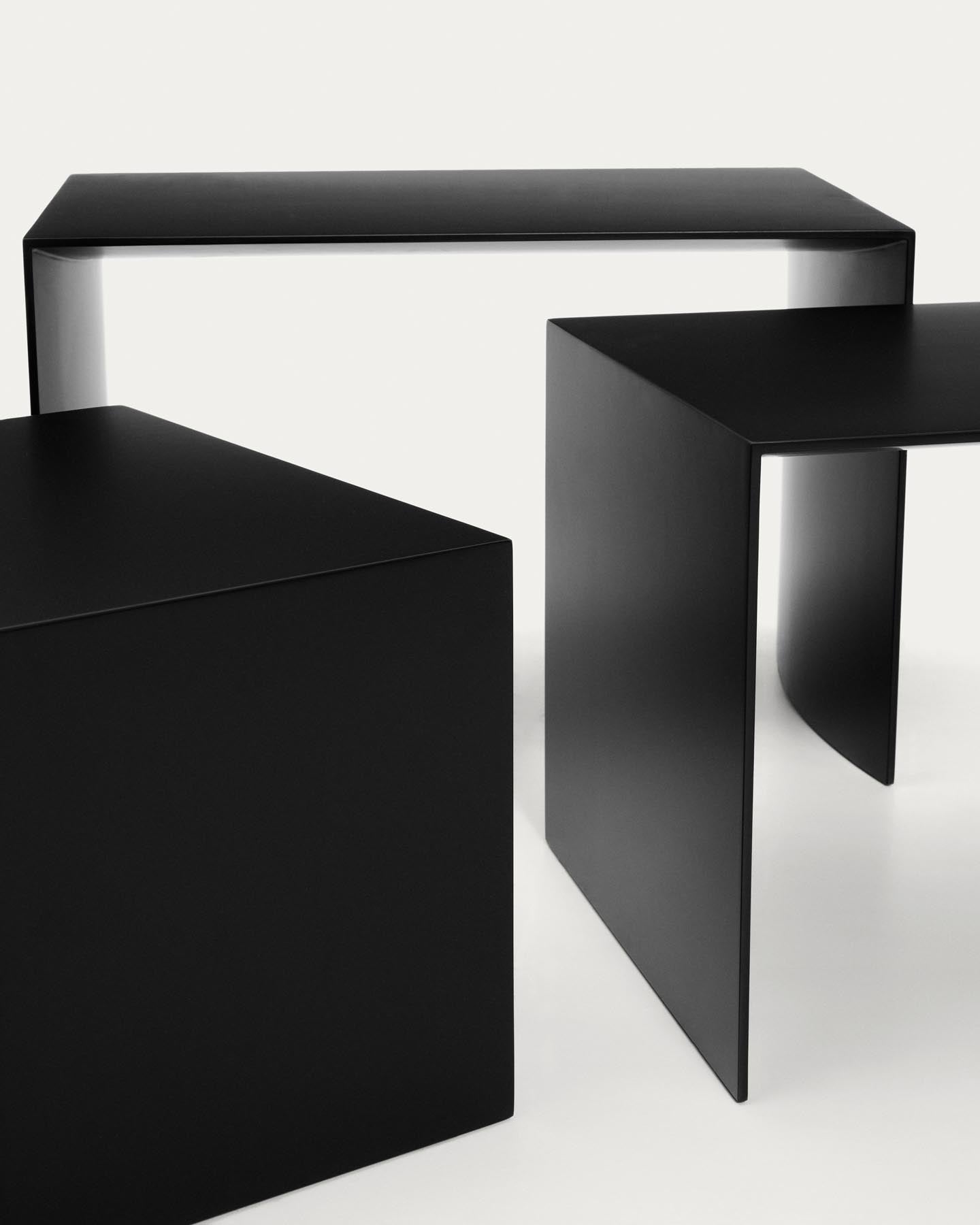 Set Litto aus 3 Nesttischen aus schwarz lackiertem MDF 60 x 40 / 51 x 36 / 42 x 31 cm in Schwarz präsentiert im Onlineshop von KAQTU Design AG. Couchtisch ist von Kave Home