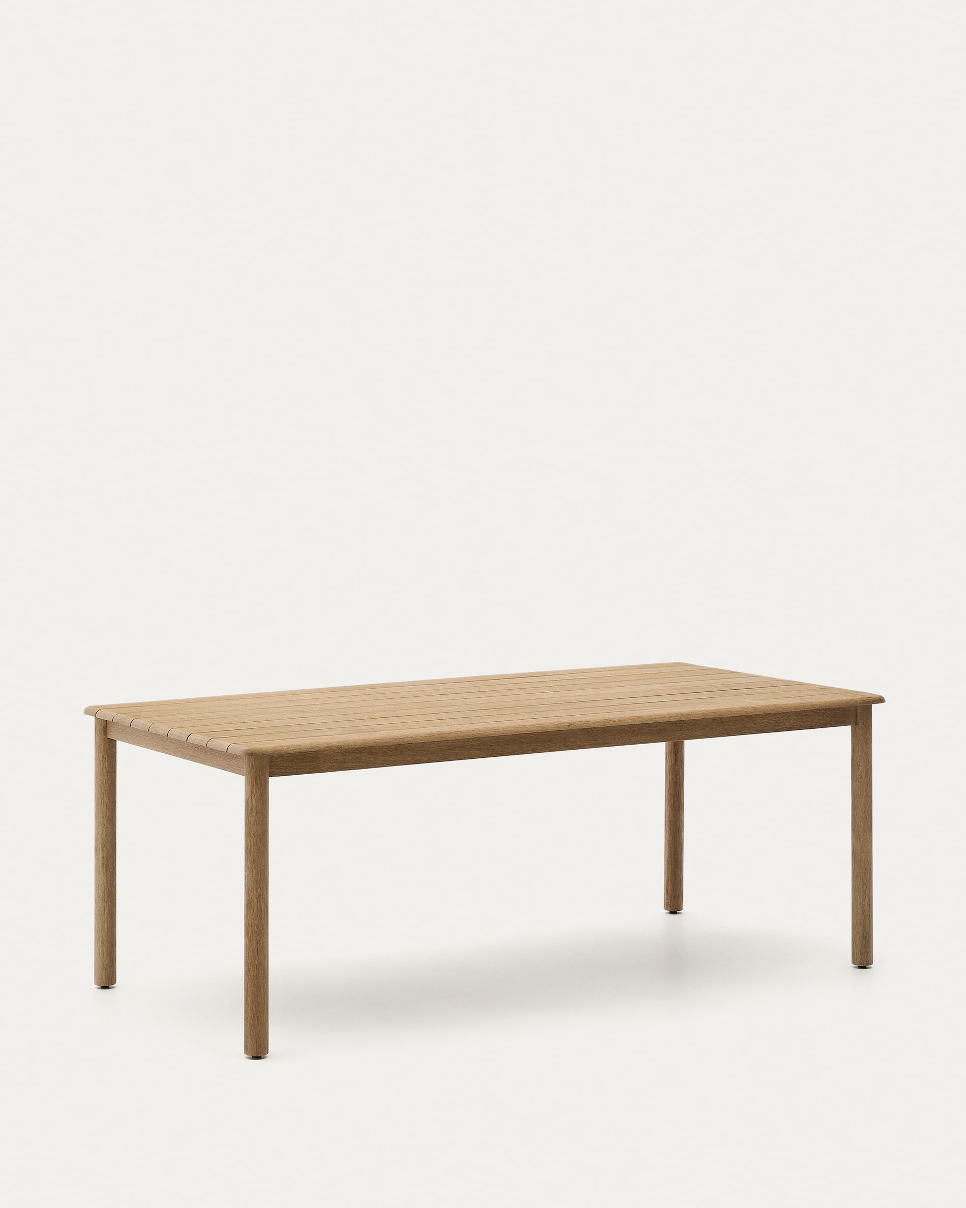 Der Sori Tisch aus FSC-zertifiziertem Akazienholz (200x100 cm) von Kave Home vereint Nachhaltigkeit und zeitloses Design.