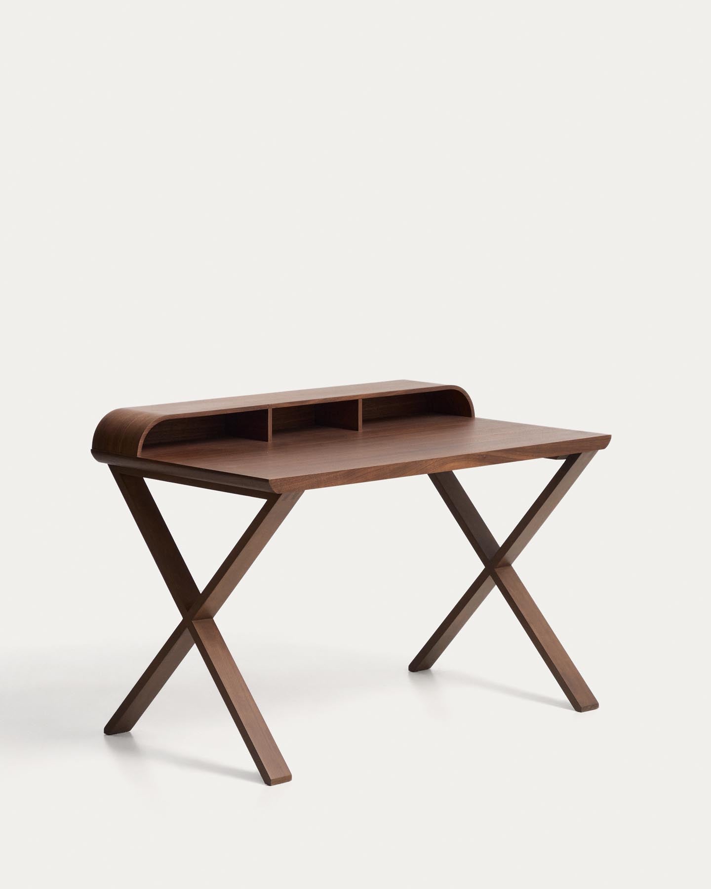 Schreibtisch Dilare aus Nussbaumfurnier, 120 x 85 cm in Dunkelbraun präsentiert im Onlineshop von KAQTU Design AG. Schreibtisch ist von Kave Home