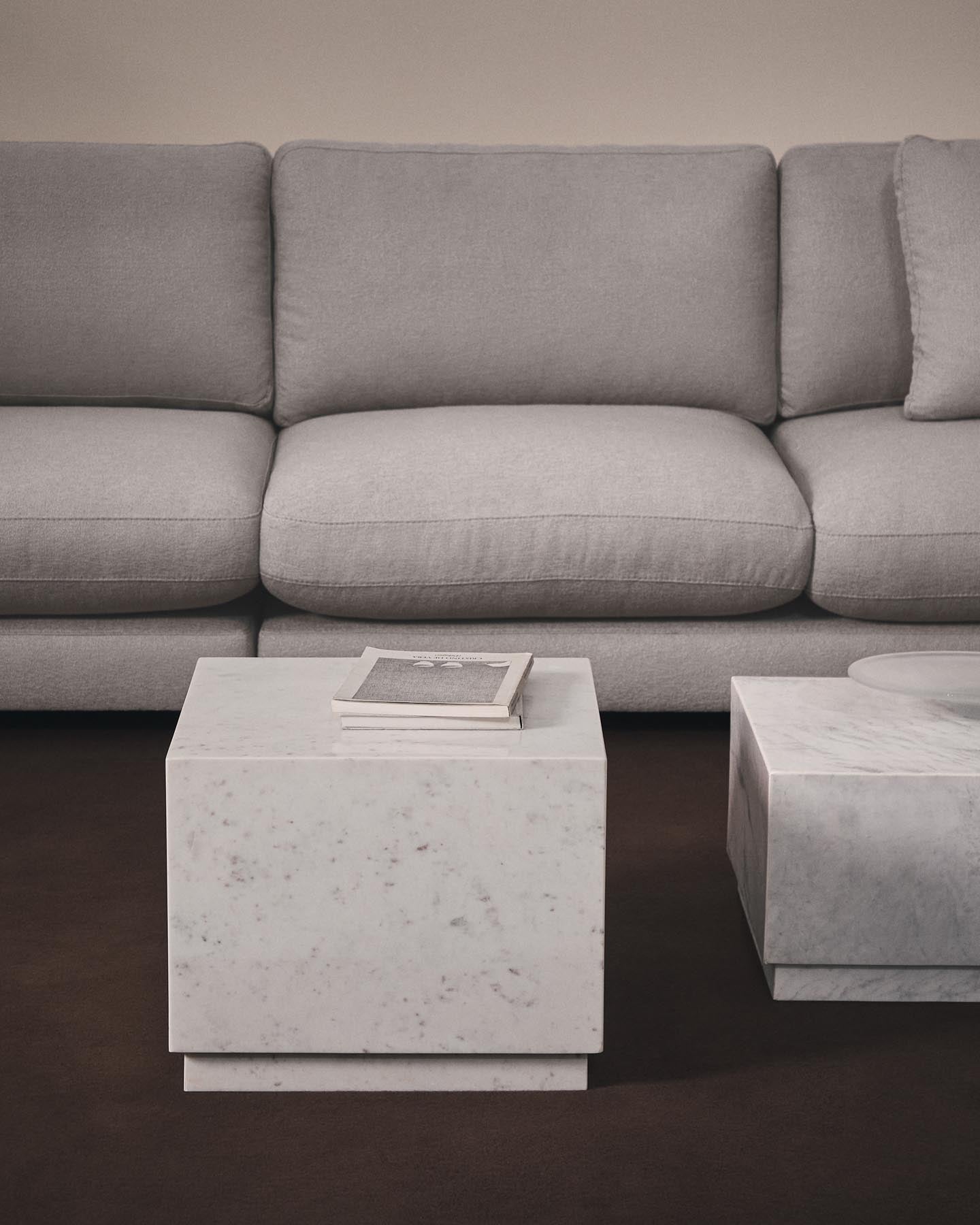 Beistelltisch Sorein aus weißem Marmor, 40 x 40 cm in Weiß präsentiert im Onlineshop von KAQTU Design AG. Beistelltisch ist von Kave Home