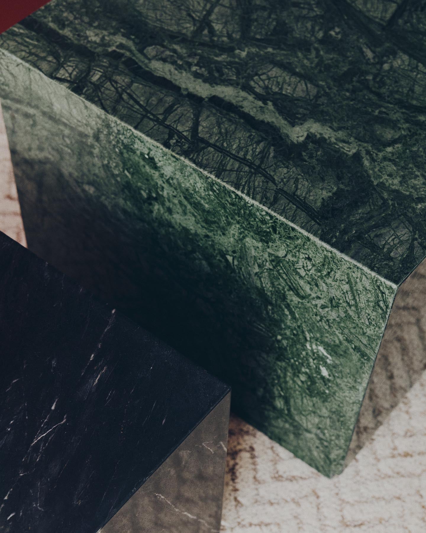 Beistelltisch Sorein aus schwarzem Marmor, 40 x 40 cm in Schwarz präsentiert im Onlineshop von KAQTU Design AG. Beistelltisch ist von Kave Home