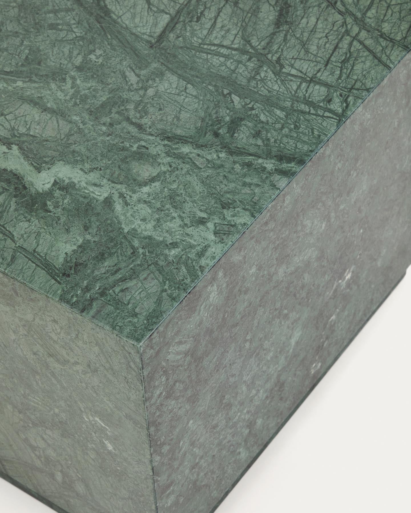 Beistelltisch Sorein aus grünem Marmor, 50 x 50 cm in Grün präsentiert im Onlineshop von KAQTU Design AG. Beistelltisch ist von Kave Home