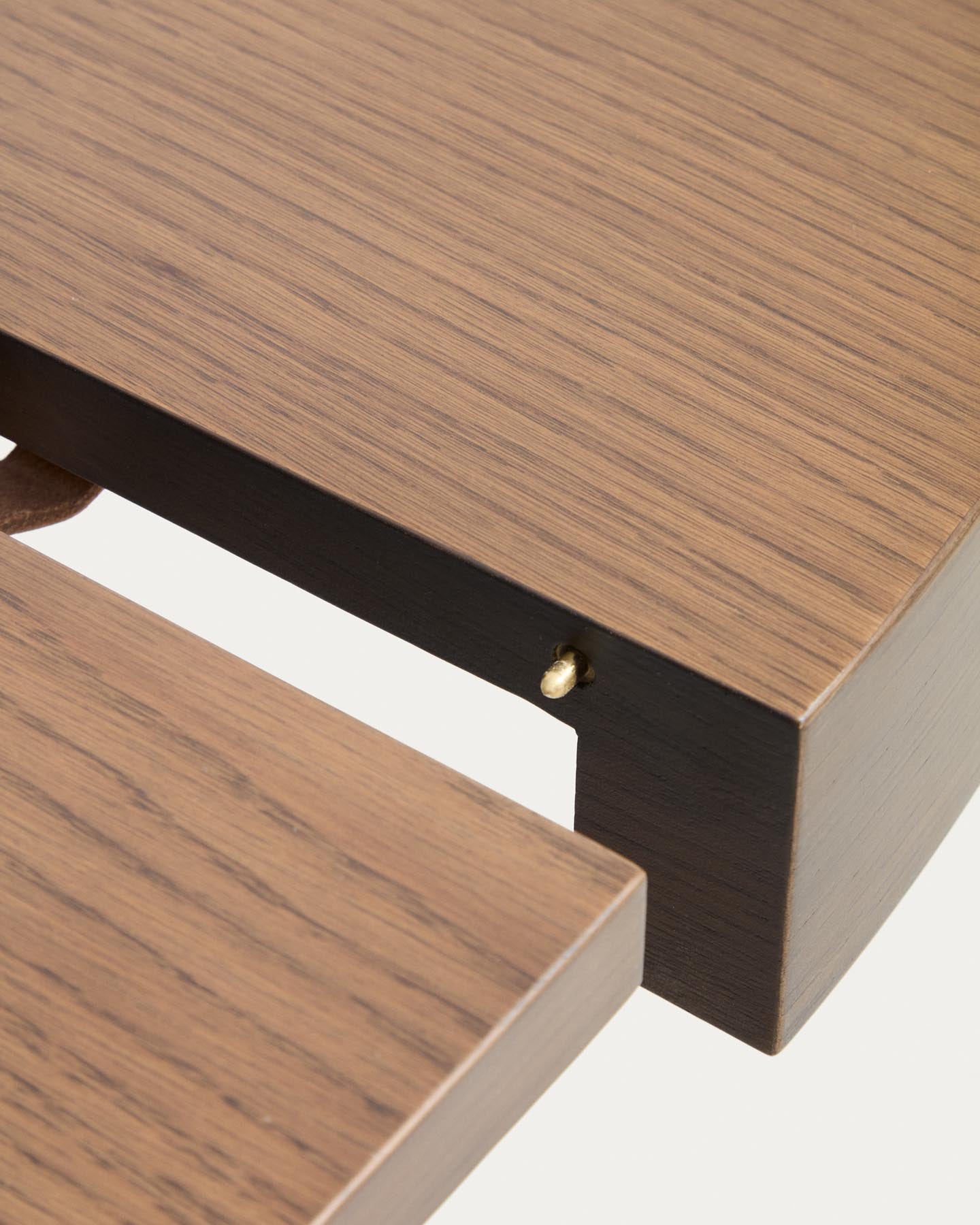 Artis ausziehbarer runder Tisch aus Massivholz und Eichenfurnier mit Walnuss-Finish, FSC 100%, 120 (170) x 80 cm in Dunkelbraun präsentiert im Onlineshop von KAQTU Design AG. Esstisch ist von Kave Home
