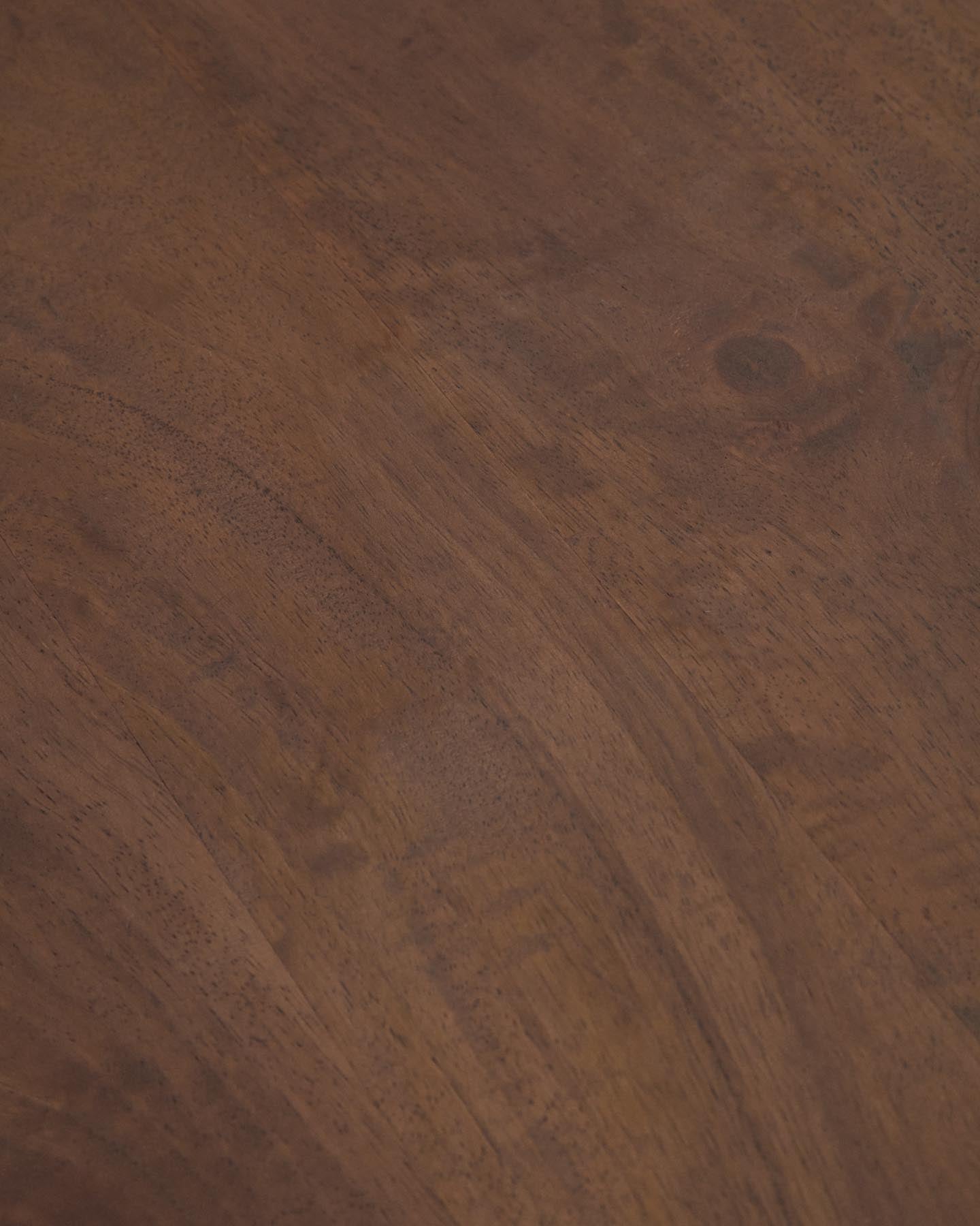 Runder Tisch Nahla aus massivem Mangoholz mit Nussbaumfinish, Ø 90 cm, FSC 100 % in Dunkelbraun präsentiert im Onlineshop von KAQTU Design AG. Esstisch ist von Kave Home