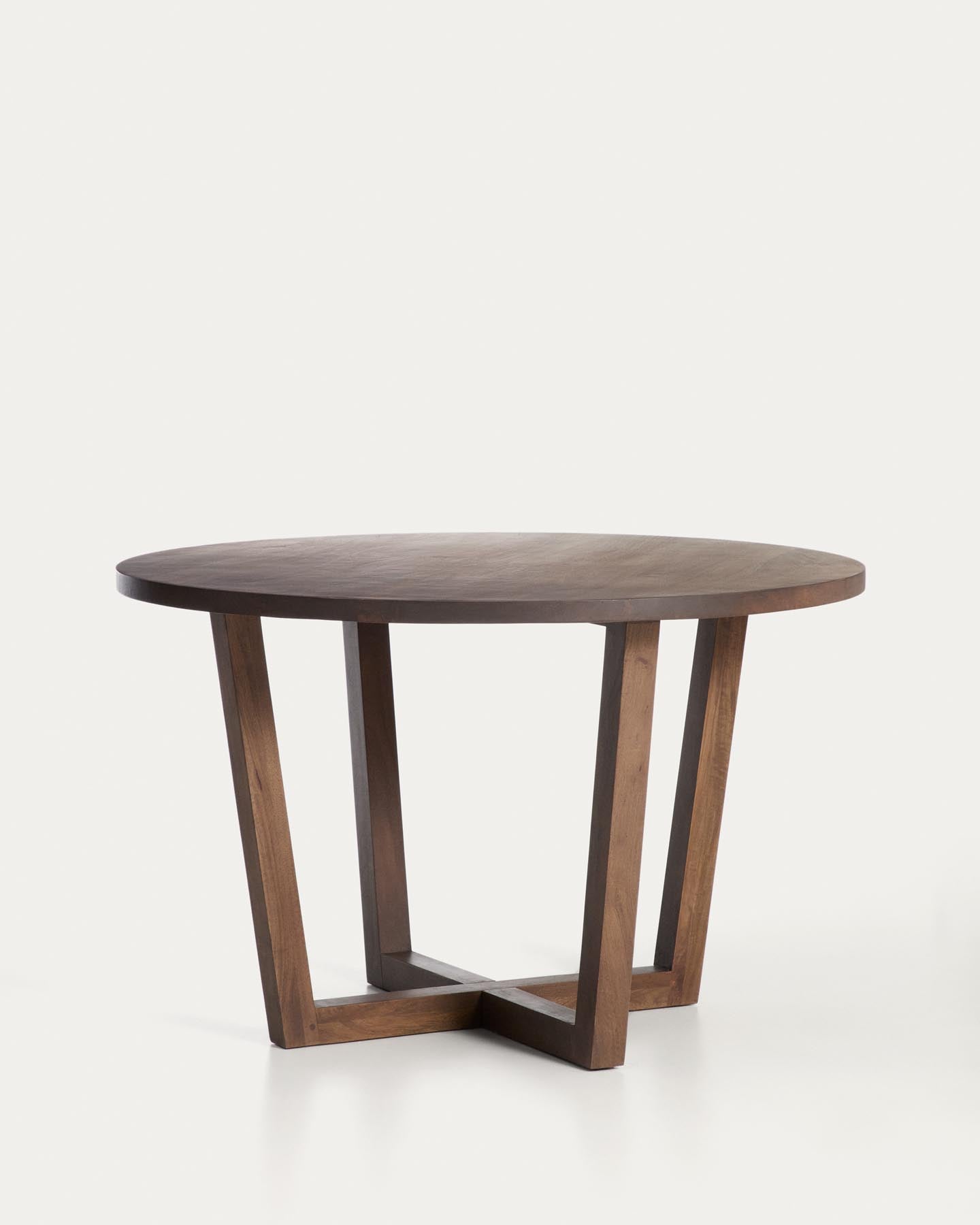 Runder Tisch Nahla aus massivem Mangoholz mit Nussbaumfinish, Ø 120 cm, FSC 100 % in Dunkelbraun präsentiert im Onlineshop von KAQTU Design AG. Esstisch ist von Kave Home