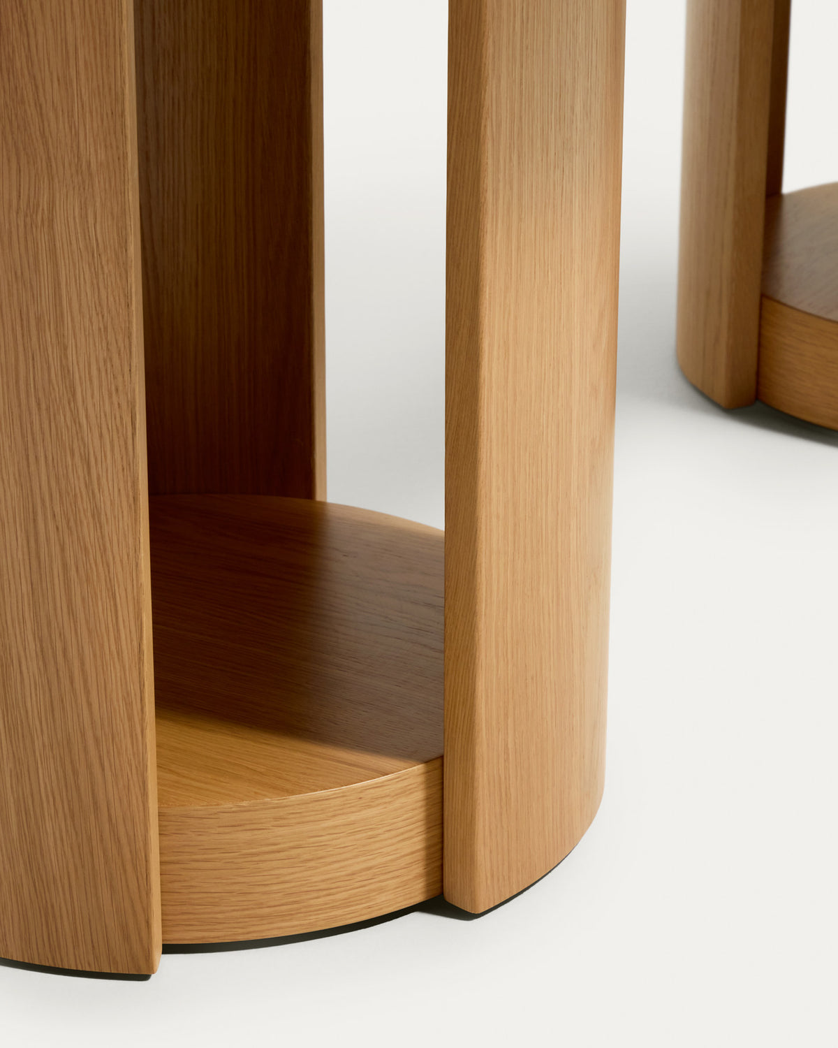 Artis ausziehbarer ovaler Tisch aus Massivholz und Eichenfurnier mit natürlichem Finish, FSC 100%, 240 (290) x 110 cm in Natur präsentiert im Onlineshop von KAQTU Design AG. Esstisch ist von Kave Home