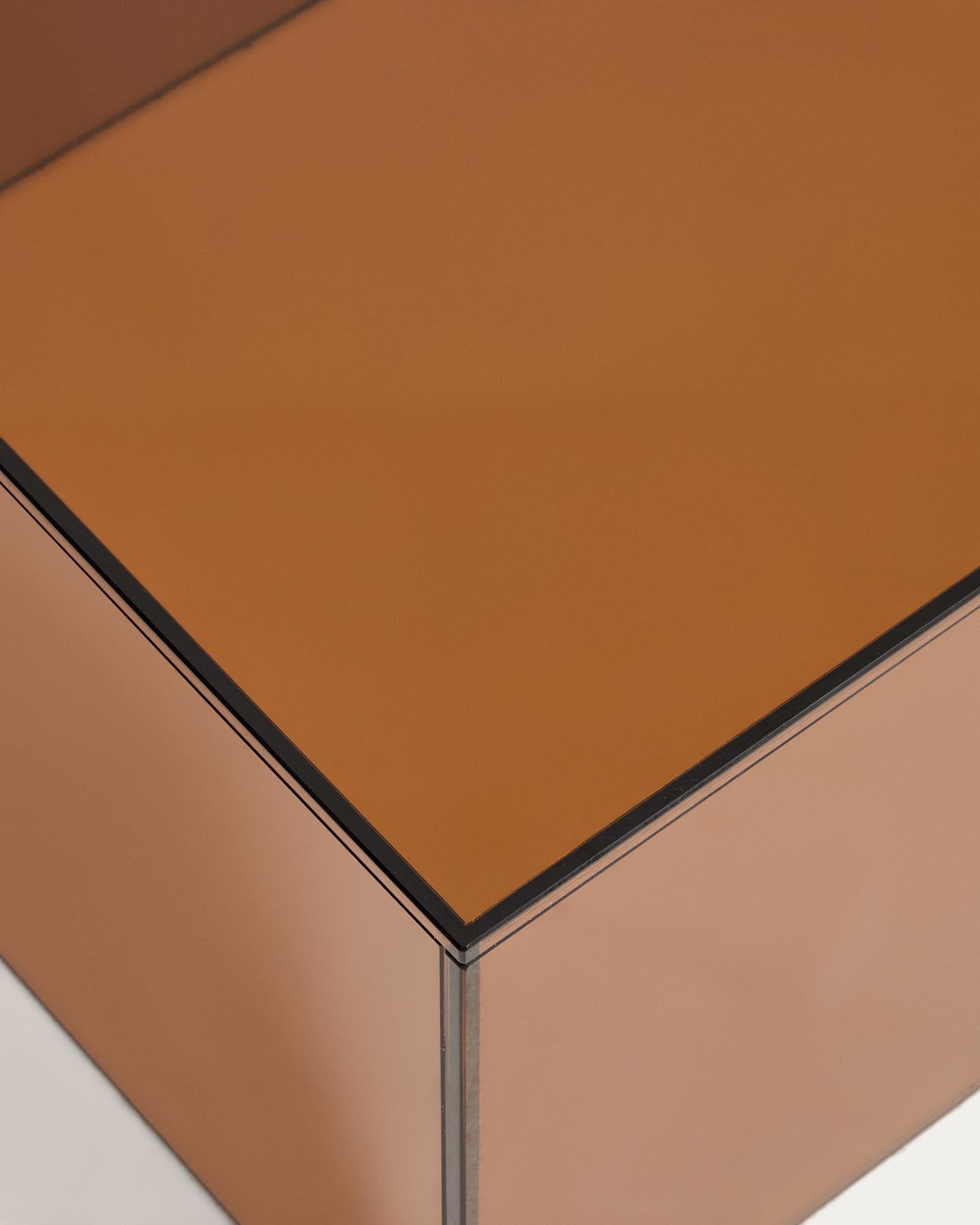 Couchtisch Orlia aus gehärtetem Glas in Braun, 110 x 50 cm in Braun präsentiert im Onlineshop von KAQTU Design AG. Couchtisch ist von Kave Home