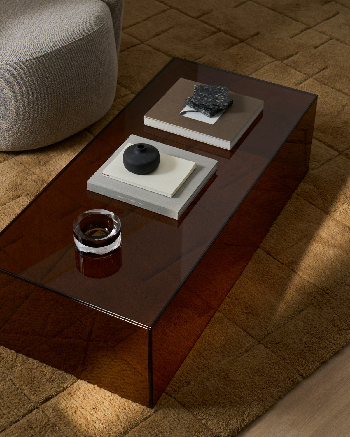 Couchtisch Orlia aus gehärtetem Glas in Braun, 110 x 50 cm in Braun präsentiert im Onlineshop von KAQTU Design AG. Couchtisch ist von Kave Home