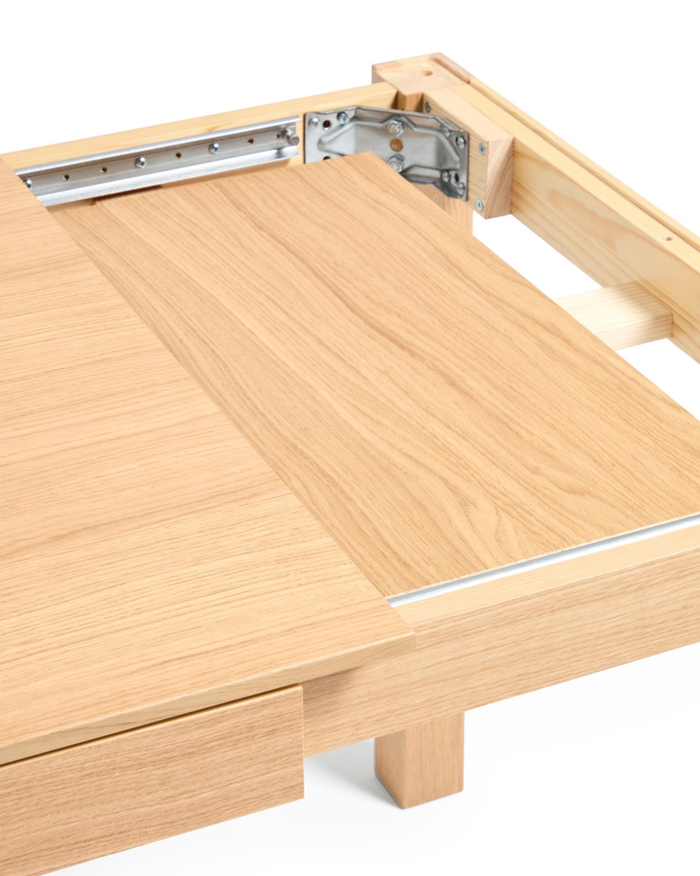Ausziehtisch Narevi aus Eichenfurnier mit naturfarbenem Finish 170 (230) x 80 cm in Braun präsentiert im Onlineshop von KAQTU Design AG. Esstisch ist von Kave Home
