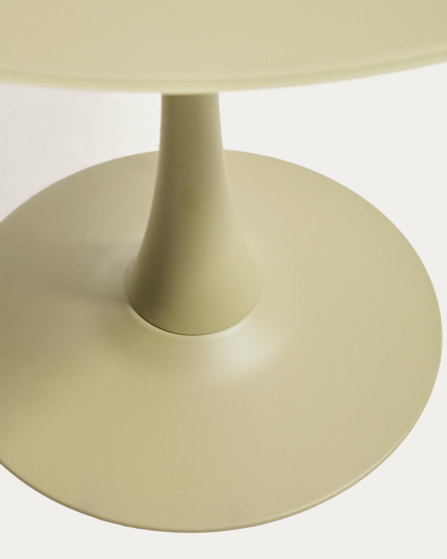 Runder Tisch Vedira aus Glas und grünem Stahl Ø 90 cm in Hellgrün präsentiert im Onlineshop von KAQTU Design AG. Esstisch ist von Kave Home