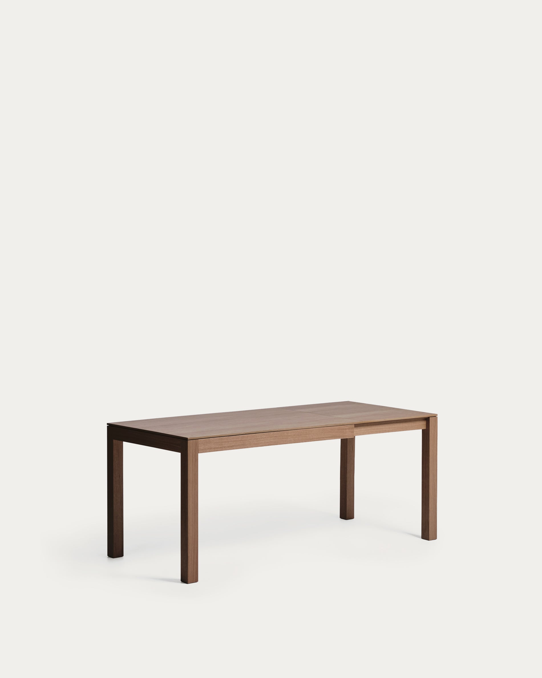Ausziehtisch Narevi aus Eichenfurnier mit Walnuss-Finish 130 (190) x 80 cm in Dunkelbraun präsentiert im Onlineshop von KAQTU Design AG. Esstisch ist von Kave Home