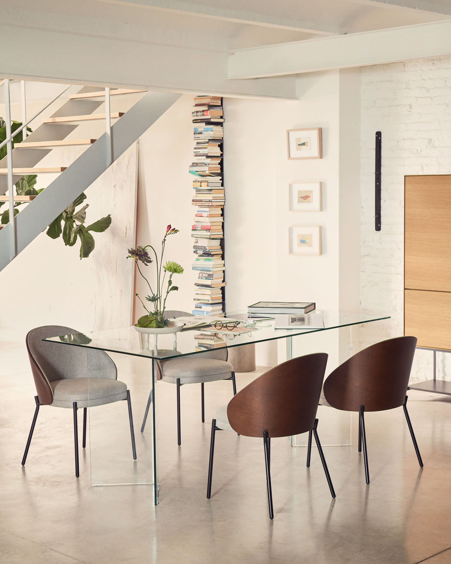 Eleganter Glastisch Burano von Kave Home, 200x90 cm, mit modernem Design und hochwertiger Qualität für ein stilvolles Ambiente.