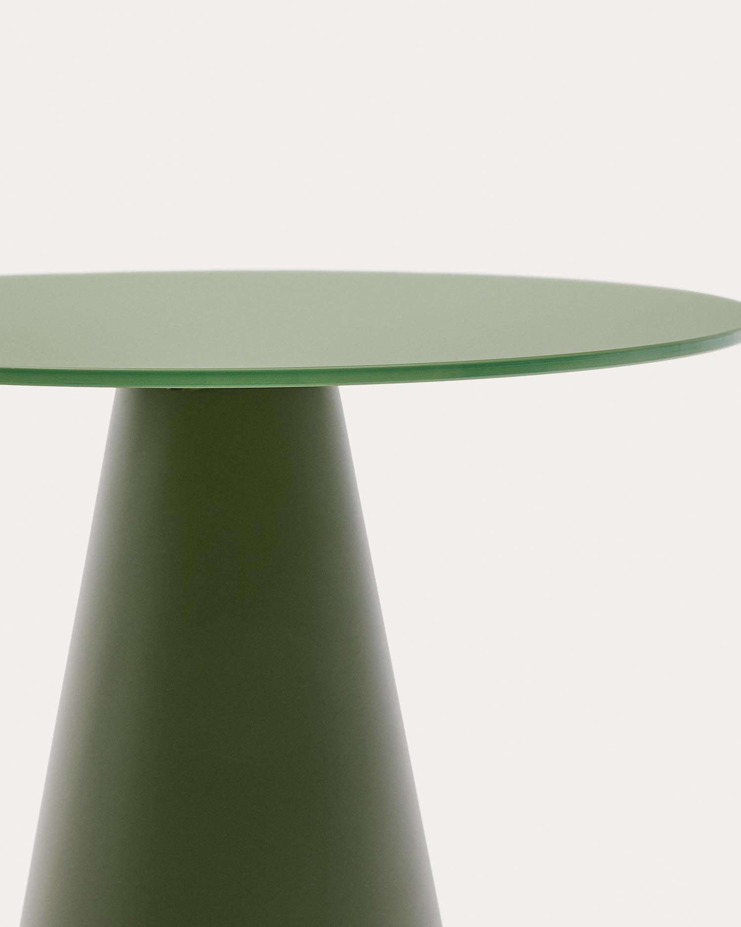 Der Wilshire Beistelltisch kombiniert gehärtetes Milchglas mit einem matt grünen Stahlgestell. Mit Ø50 cm ist er ideal für stilvolle Akzente in jedem Raum.