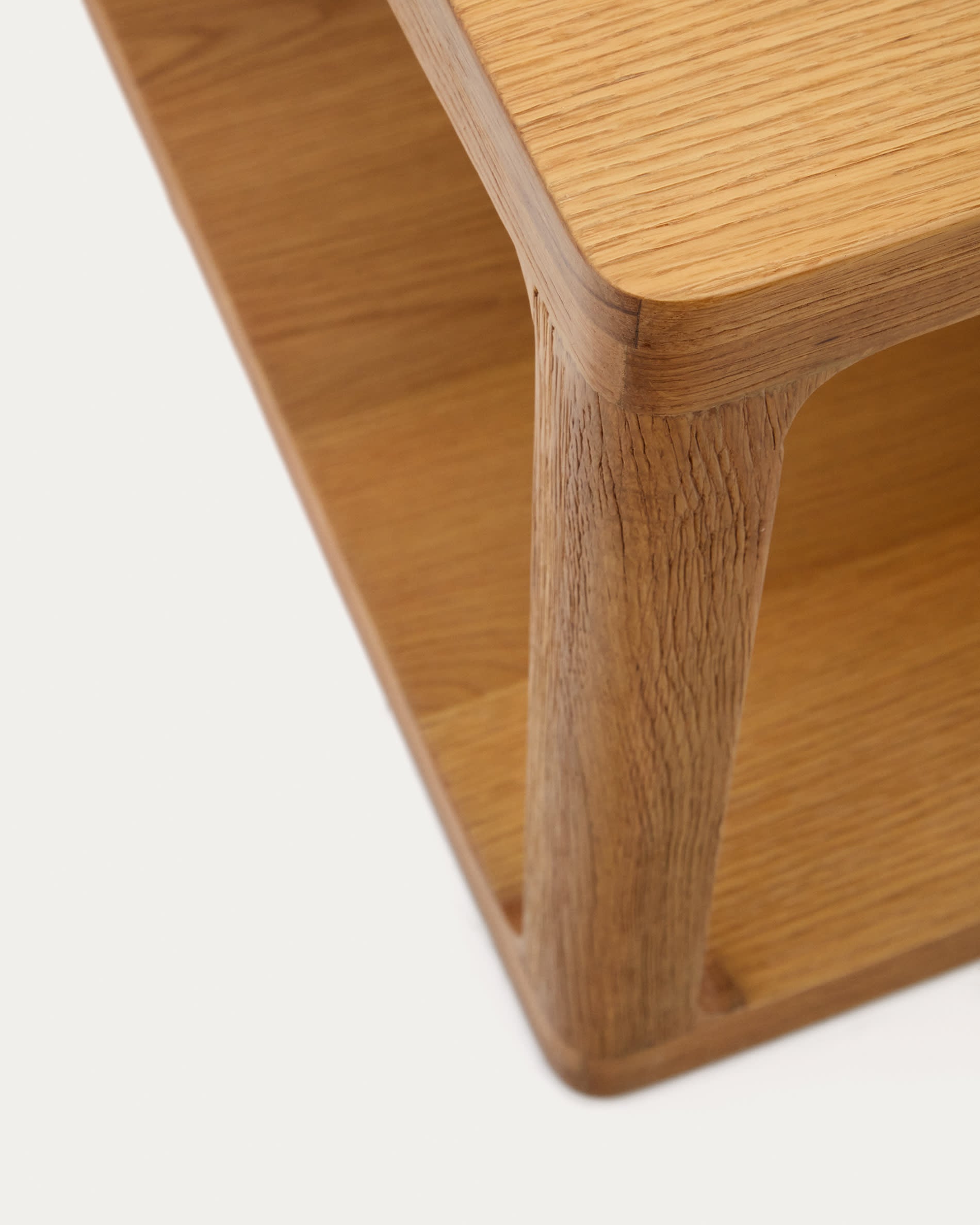 Eleganter Maymai Couchtisch aus hochwertigem Eichenholz, 140 x 65 cm, von Kave Home – ideal für einladende Wohnräume und stilvolle Akzente.