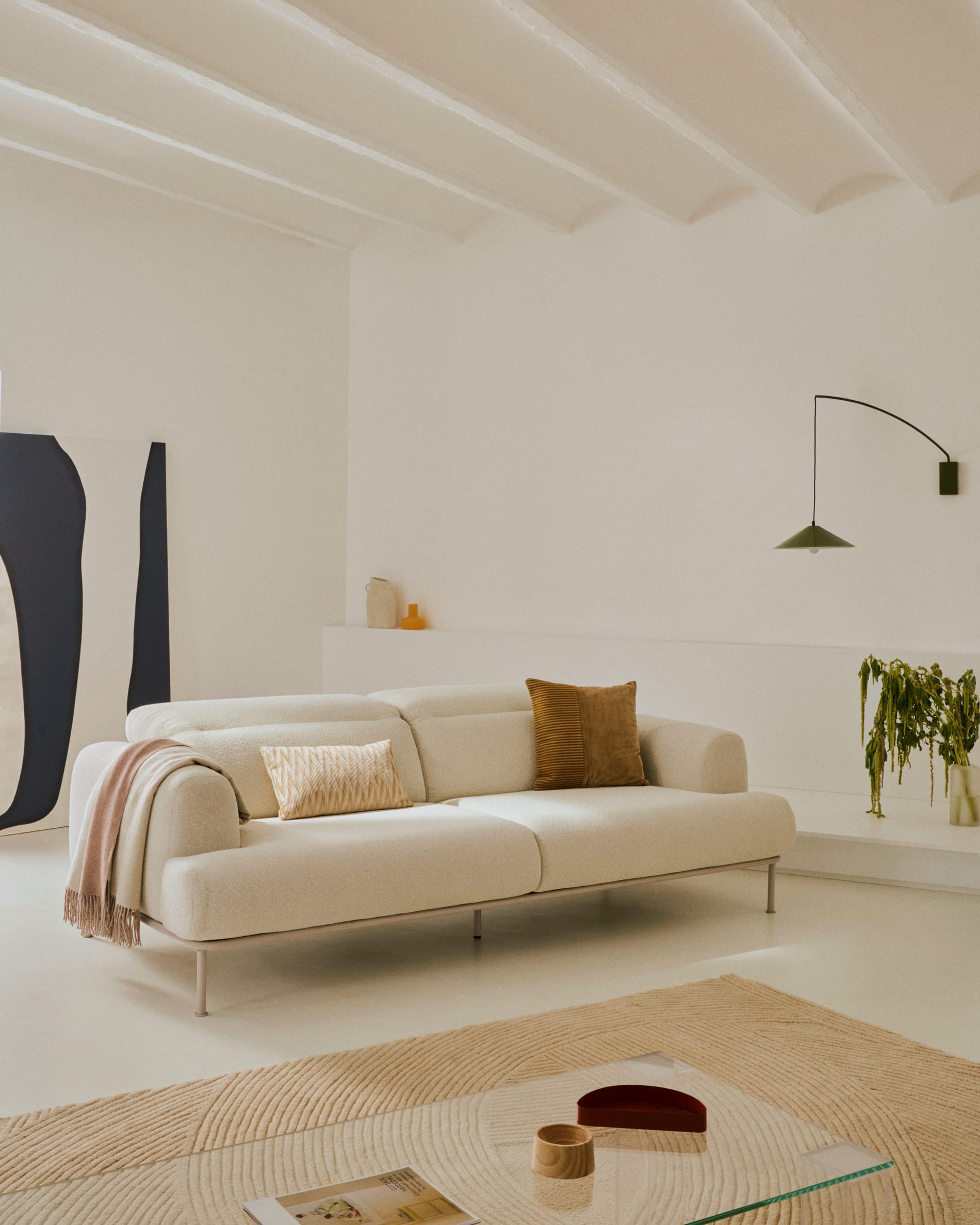 Eleganter Couchtisch aus klarem gehärtetem Glas, 140x60 cm, modernes Design, langlebig und ideal für stilvolle Wohnräume.