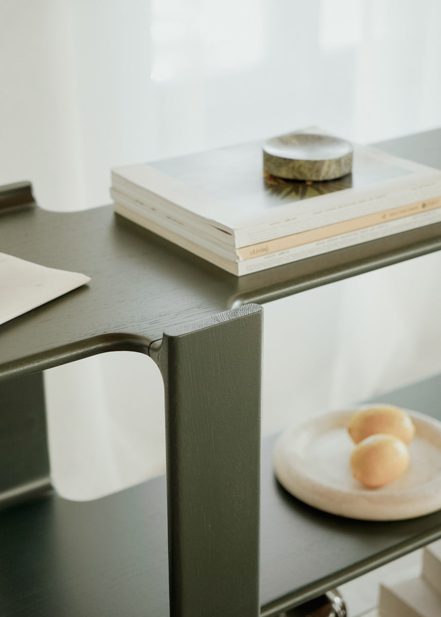 Modernes Standregal Ligo LGB2089 aus Holz von Tamo, ideal für die ansprechende Organisation und Dekoration in Ihrem Zuhause.