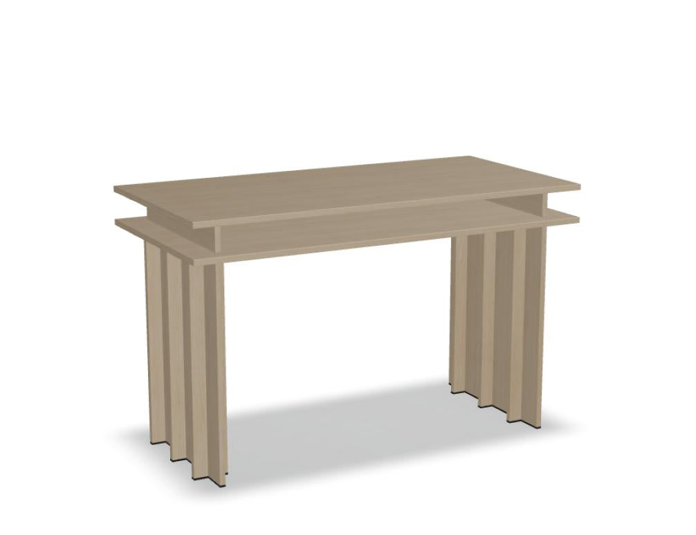 Moderne Schreibtisch-Frontansicht Piato PIA01 von Tamo, helle Arbeitsfläche, schlankes Metallgestell, klar strukturierte Details, ideal fürs Home-Office