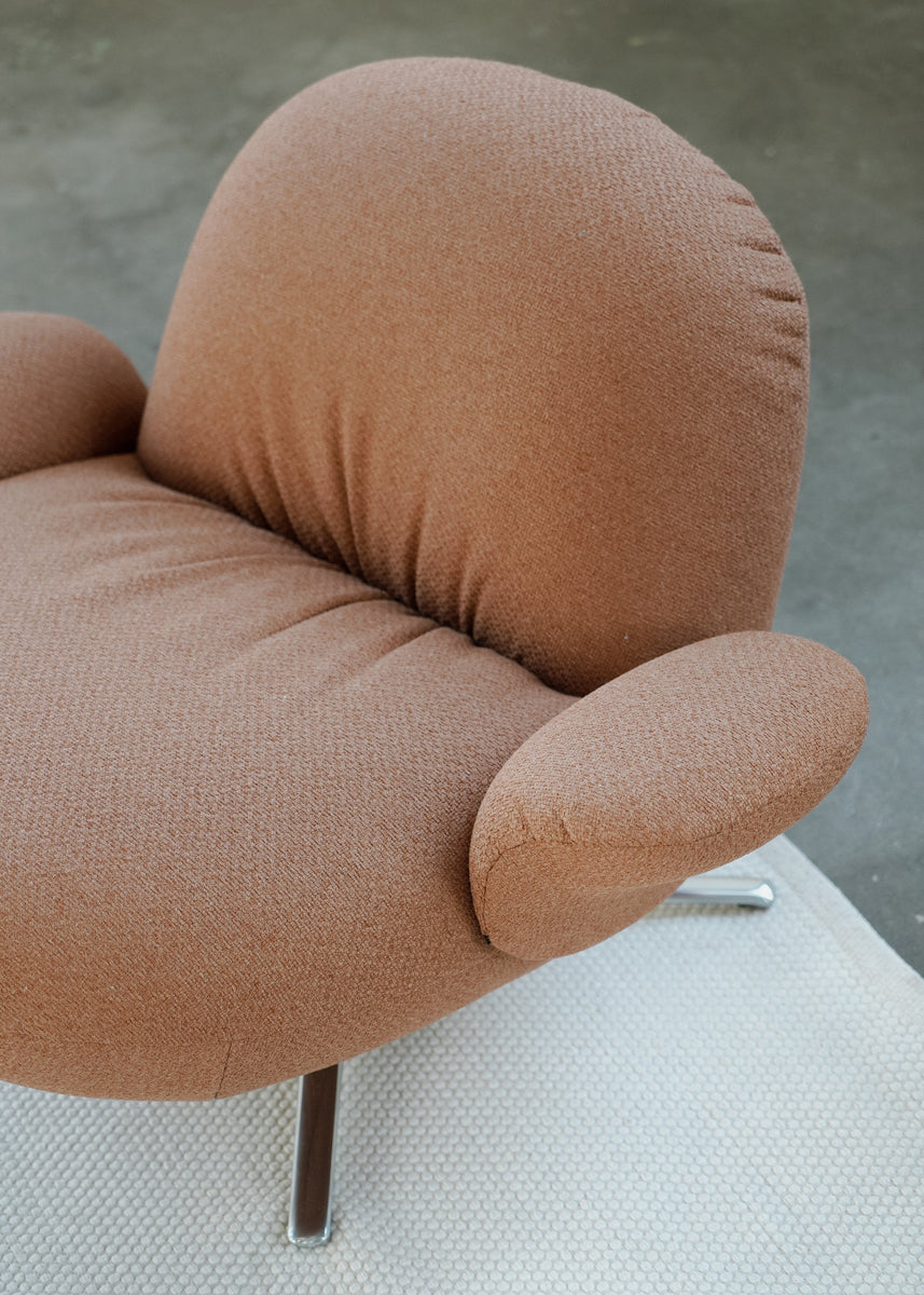 Eleganter Drehsessel Baoza BAO01 von Tamo, perfekt für moderne Interiors und gemütliche Stunden. Hochwertiges Design trifft auf Funktionalität.