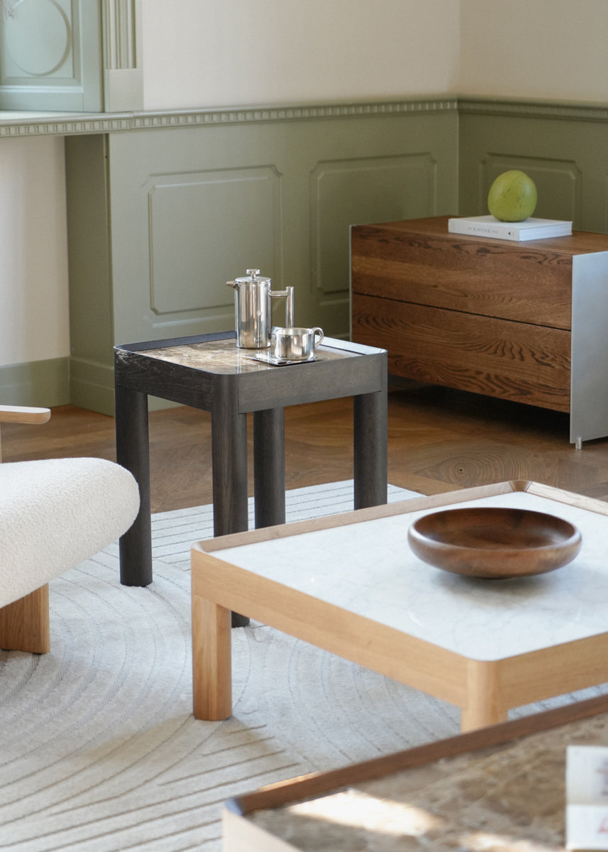 Eleganter Beistelltisch Inset ISTS1166 von Tamo, perfekt für jedes moderne Zuhause, bietet eine harmonische Kombination aus Ästhetik und Praktikabilität.