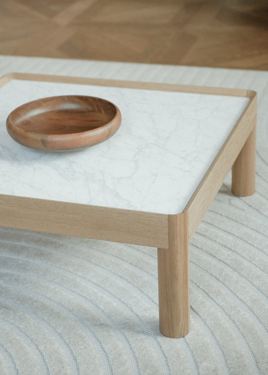 Stilvoller Inset ISTS1166 Beistelltisch von Tamo, ideal für zeitgemäße Wohnräume, vereint modernes Design mit funktionaler Vielseitigkeit.