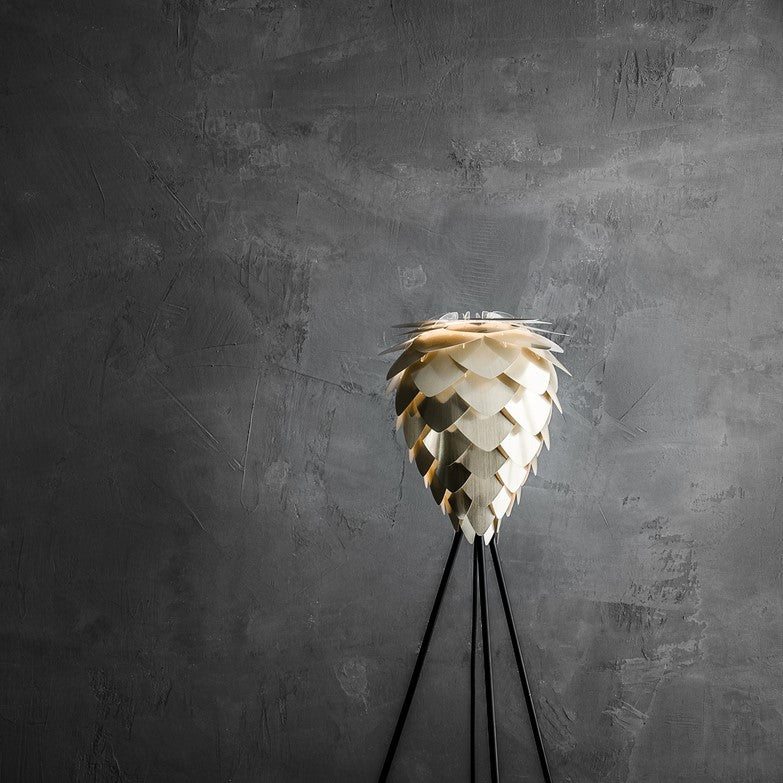 Elegante Conia Pendellampe von Umage in safran alabaster weiß, Ø 28 cm, ideal für stilvolle Beleuchtung und gemütliche Atmosphäre.