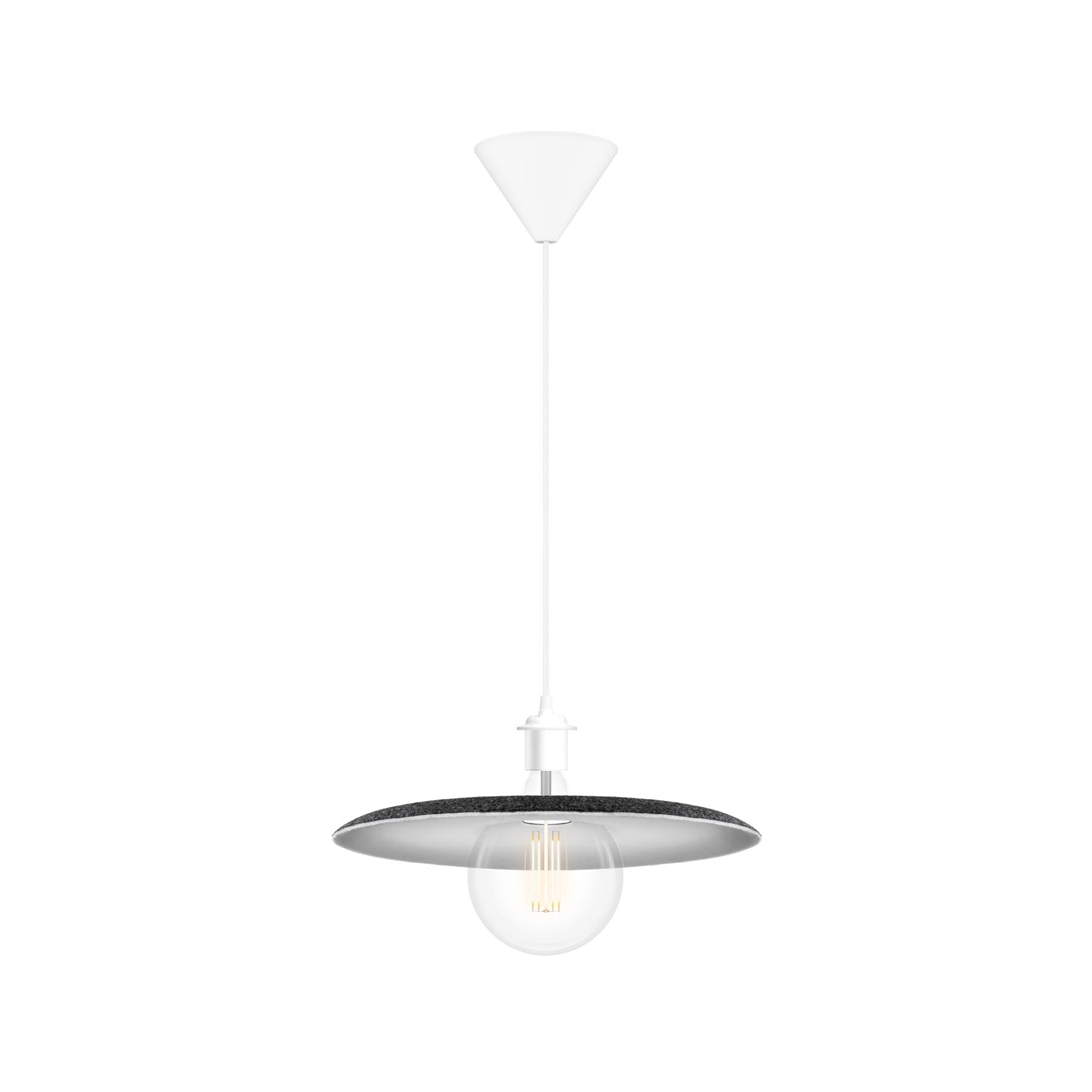 Moderner Shade Felt Lampenschirm in ansprechendem Grau von Umage, perfekt für eine warme und einladende Lichtgestaltung in Ihrem Zuhause.