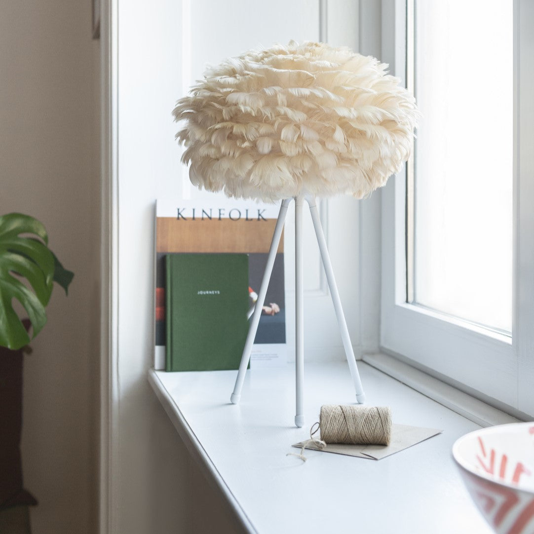 Eleganter Eos Lampenschirm von Umage in reinem Weiß, ideal für stilvolle Beleuchtung und eine einladende Atmosphäre in jedem Raum.