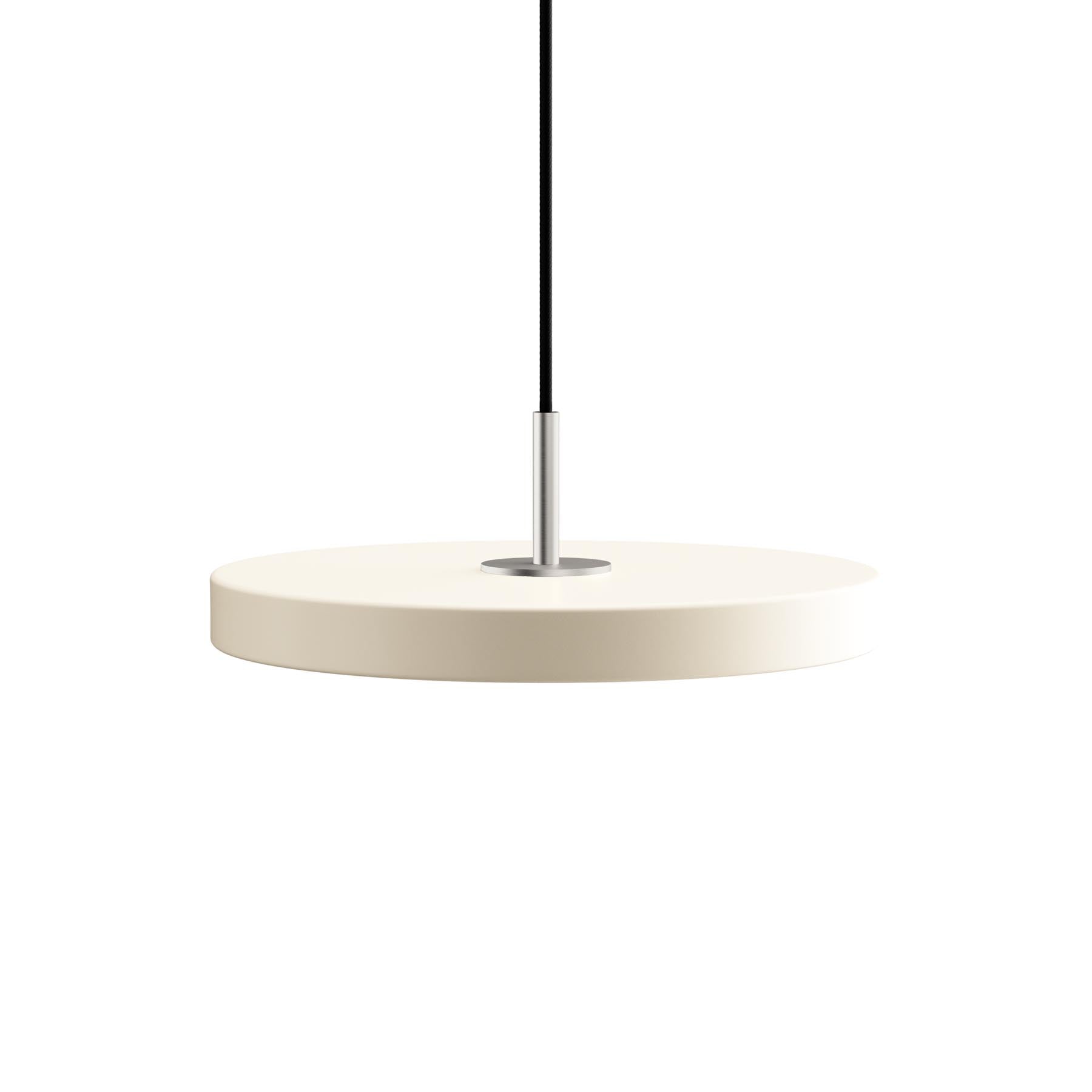 Asteria Medium Pendellampe in Pearl White präsentiert im Onlineshop von KAQTU Design AG. Pendelleuchte ist von Umage