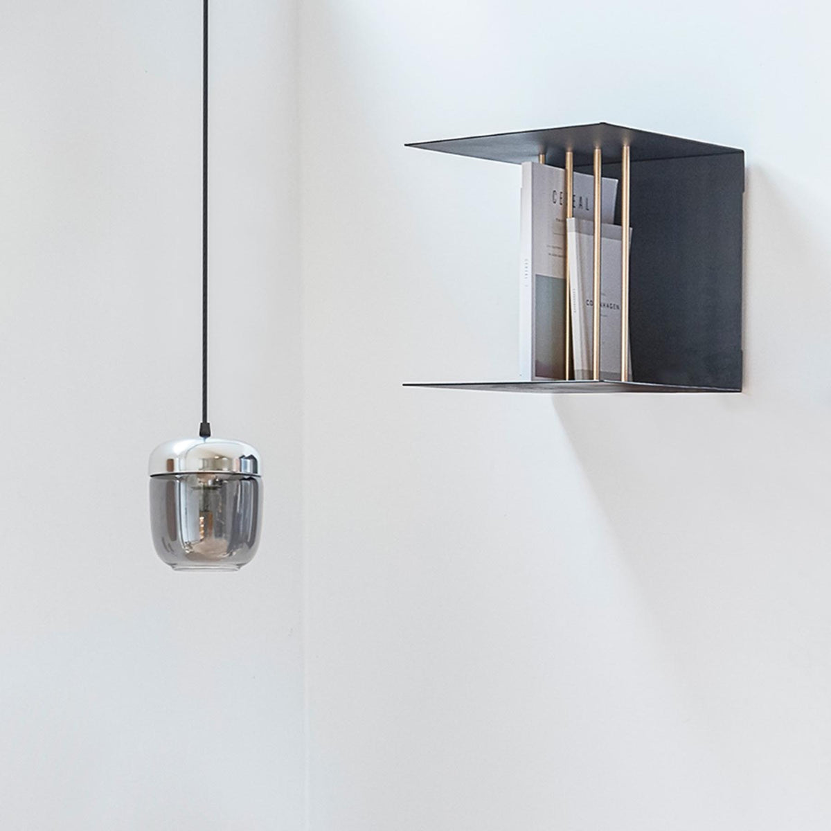 Acorn Lampenschirm in Smoked Steel präsentiert im Onlineshop von KAQTU Design AG. Lampenschirm ist von Umage