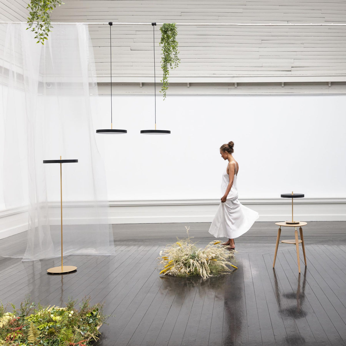 Asteria Mini Pendellampe in Black präsentiert im Onlineshop von KAQTU Design AG. Pendelleuchte ist von Umage