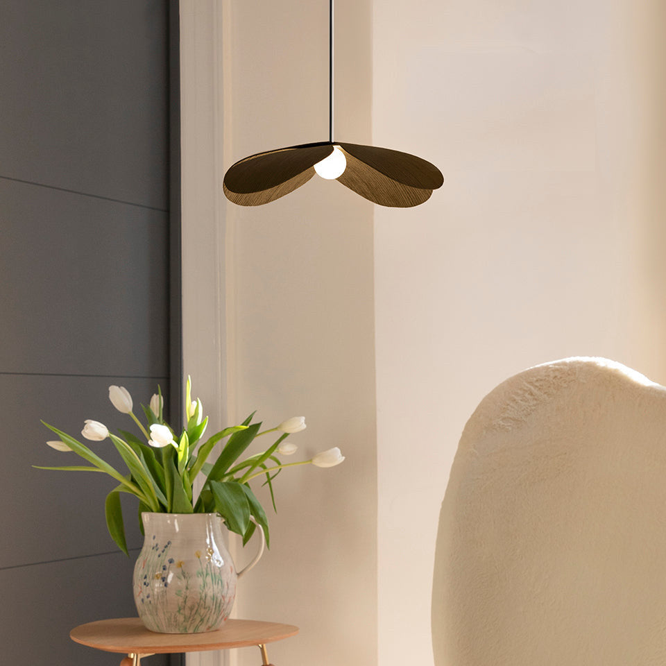Lampenschirm Forget Me Not von Umage aus Eichenfurnier mit organischer Blütenform