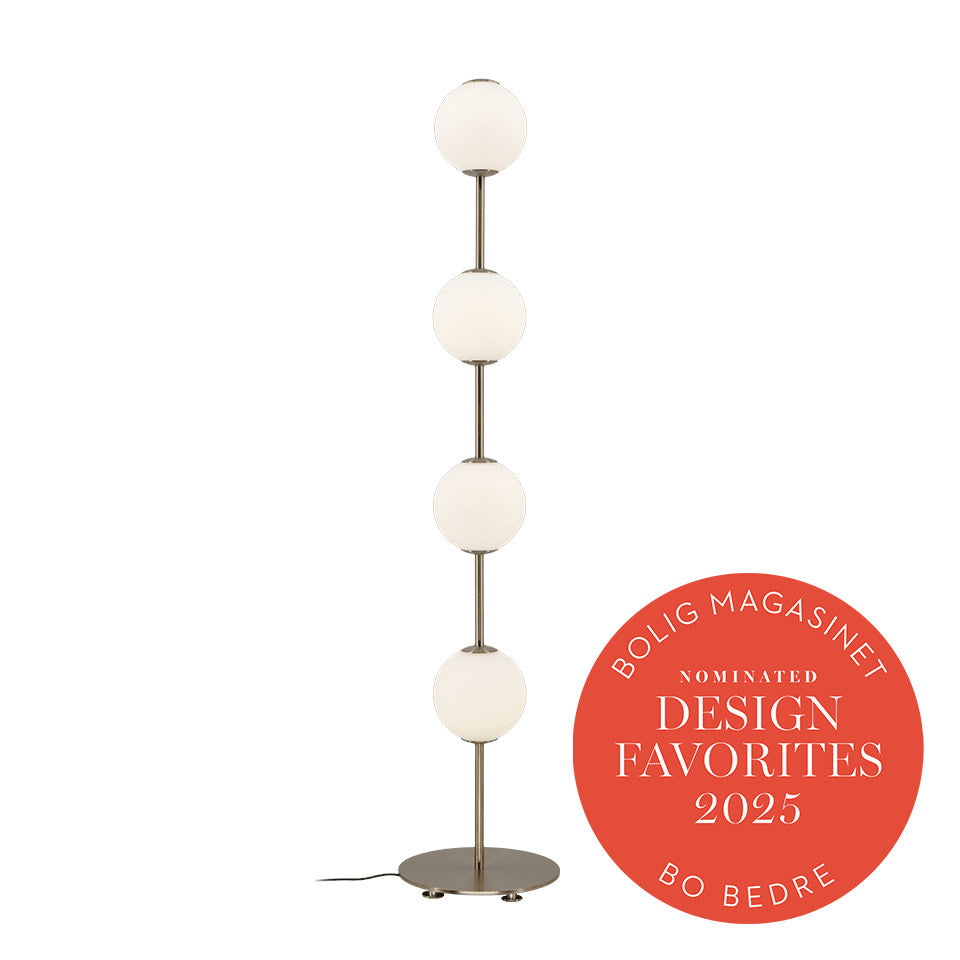 Audrey Floor lamp in Messing präsentiert im Onlineshop von KAQTU Design AG. Stehleuchte ist von Umage